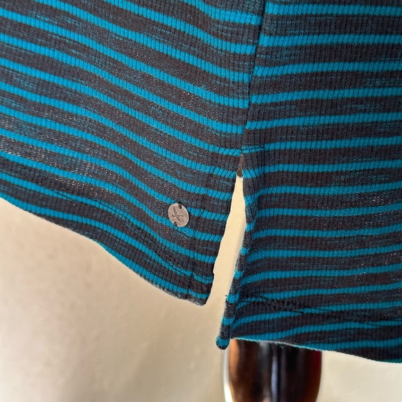 Eddie Bauer Tee Size Small V-neck Long Sleeve Stripes - Picture 6 of 8